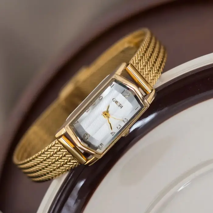 Montres pour femmes, cadran carré élégant, mouvement à quartz, montre-bracelet étanche en acier inoxydable, montre pour femmes, cadeau féminin, cadeau femmes
