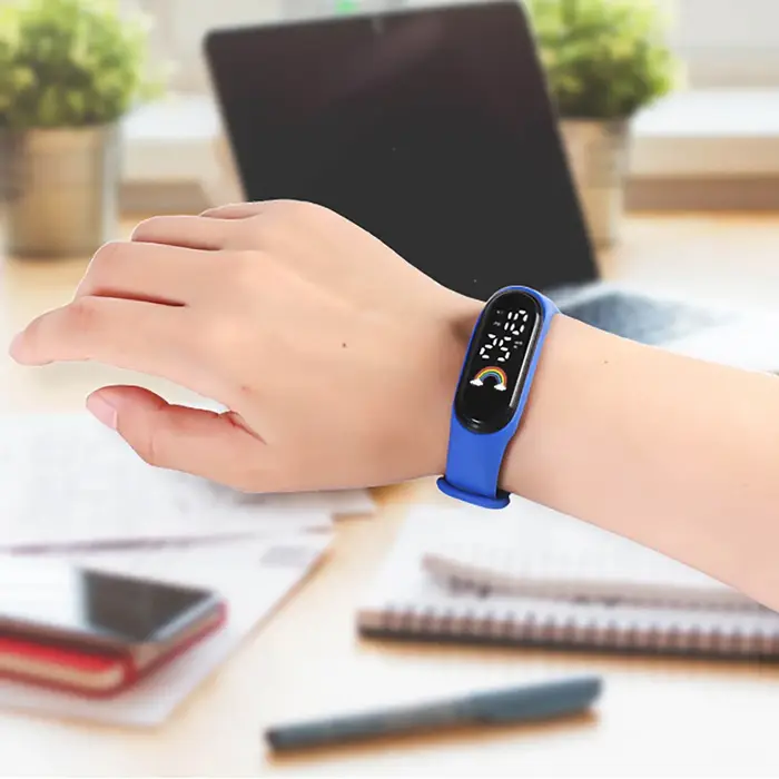 Montre numérique pour enfants, étanche, intelligente, tactile, LED, multicolore, pour sports de plein air, mode, dessin animé, cadeau d'anniversaire