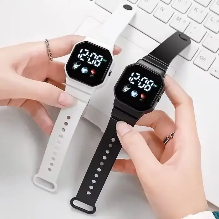 Montre de sport numérique électronique LED pour femmes et hommes