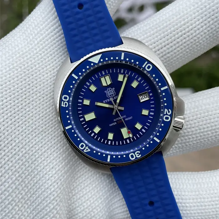 Montre de plongée automatique STEELDIVE SD1970