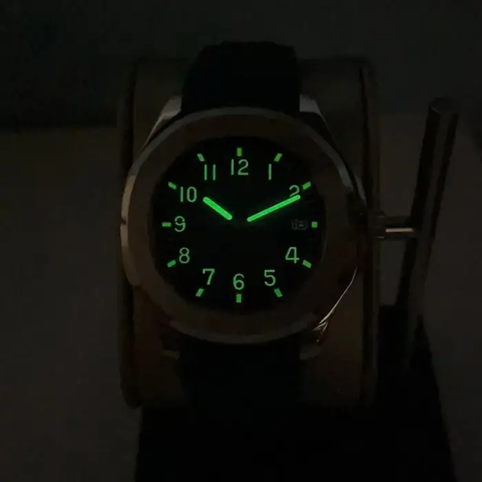 2025 Nouvelle montre de sport pour hommes avec bracelet en caoutchouc