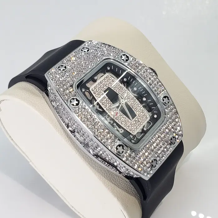 Nouvelle montre en diamant pour femme