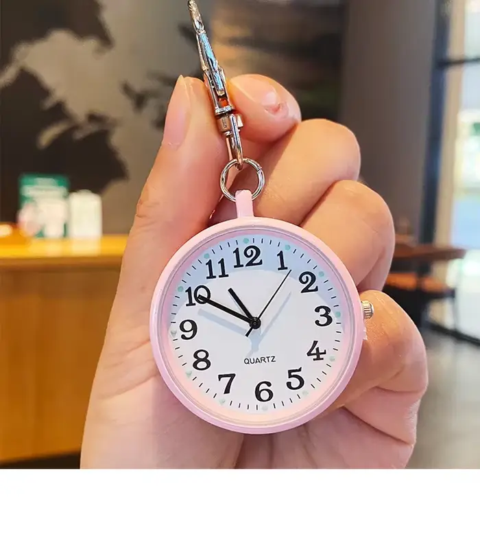 Nouvelle montre de poche à quartz mignonne et compacte avec porte-clés