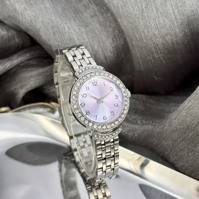 Montre élégante pour femme : cadran surdimensionné, verre convexe incurvé, bracelet en acier inoxydable durable, montre élégante argentée pour femme