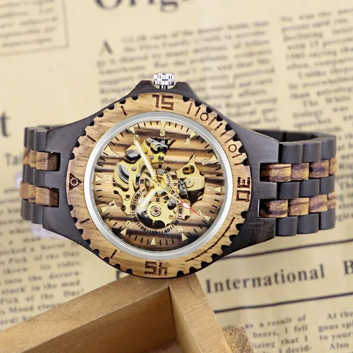 Montre en bois ajourée pour hommes, à la mode et personnalisée, montre de loisirs mécanique automatique légère en bois pour hommes