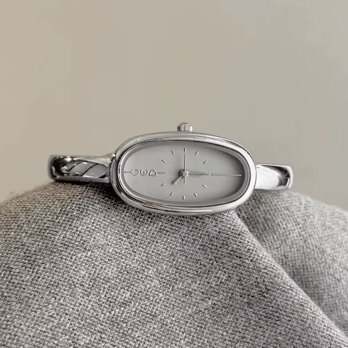 Montre pour femme en argent