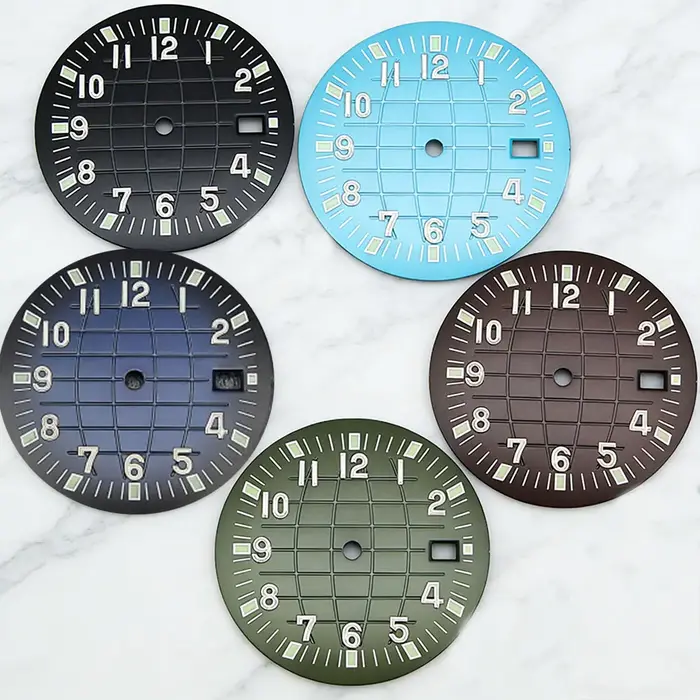 Cadran de montre Aquanaut noir et bleu de 32 mm avec calendrier simple