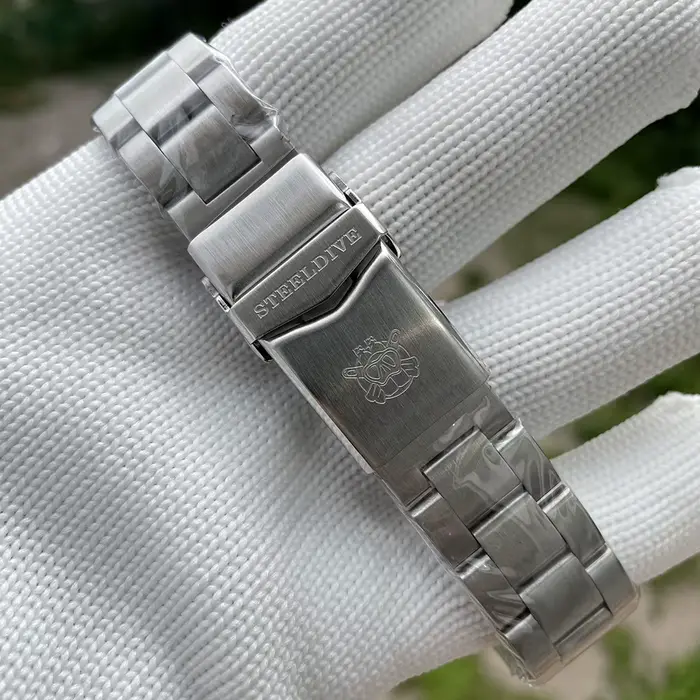 Montres de plongée automatiques STEELDIVE SD1970W