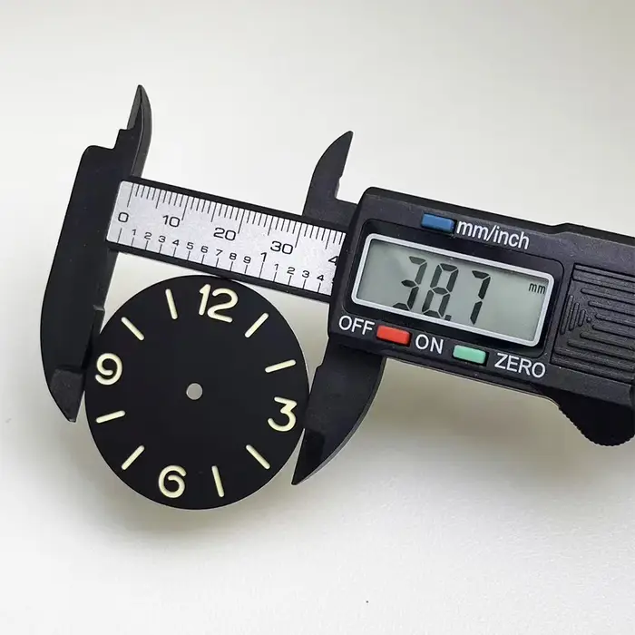 Le cadran de 38, 7 mm convient aux montres automatiques pour hommes ETA6497/6498 ST3600 avec des chiffres arabes rétro