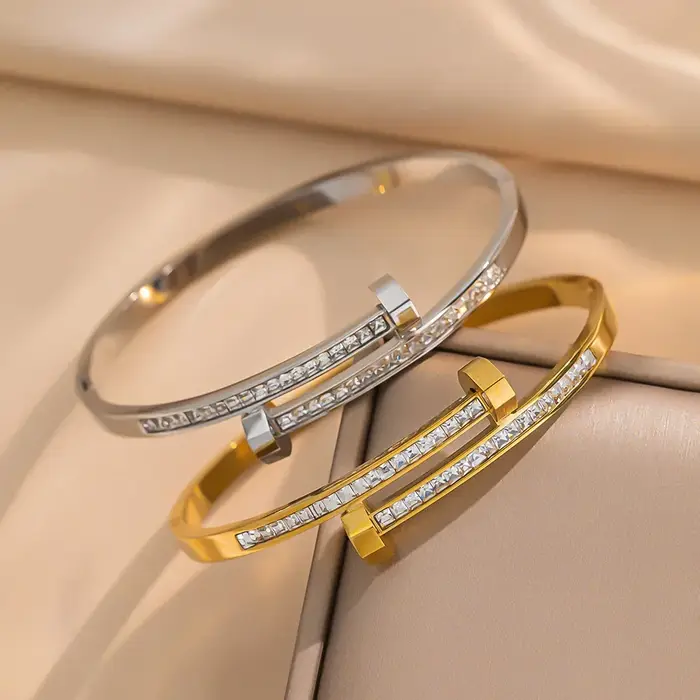 Bracelet manchette à ongles géométrique
