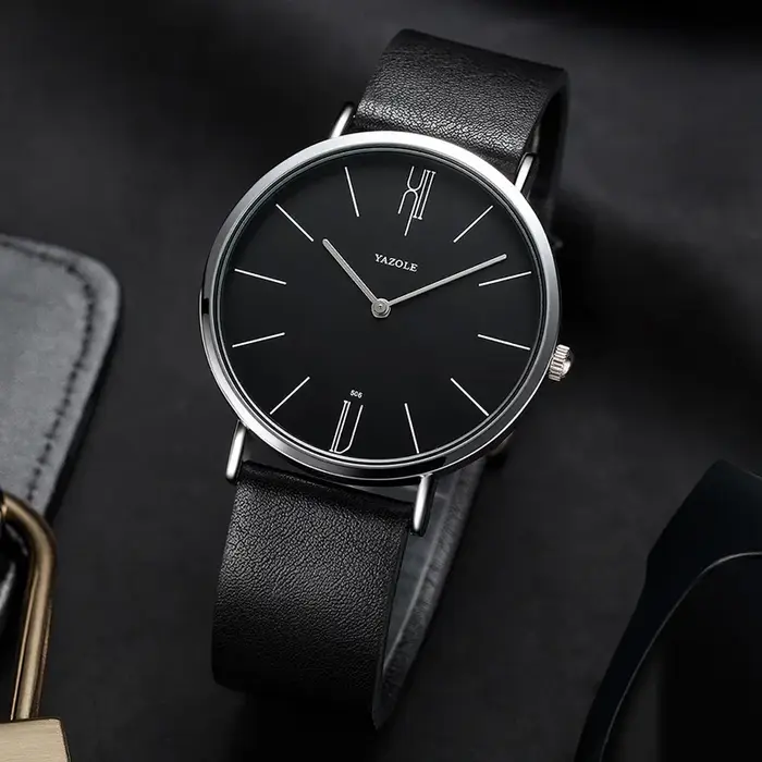 Montre d'extérieur en cuir véritable pour hommes