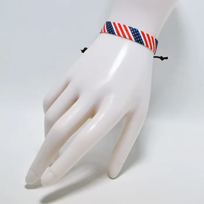 Bracelet en tissu tressé à la main avec drapeau national américain