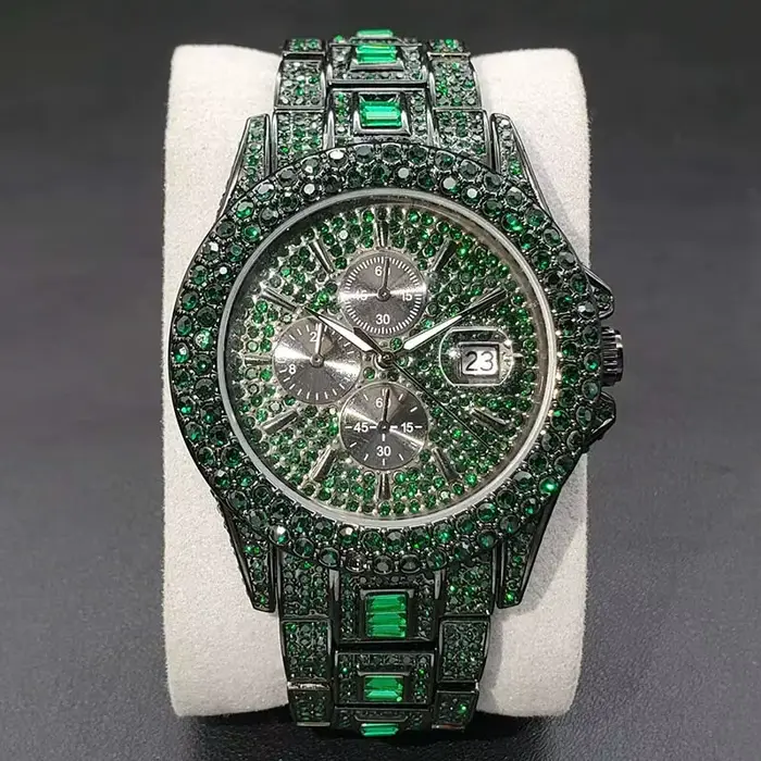 Montre à pierres précieuses bleues pour hommes