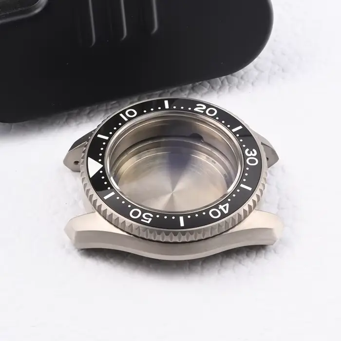 Boîtier de montre en titane MM300