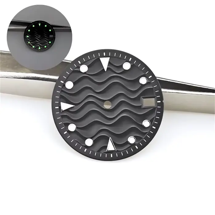 Cadran de montre 3D à effet vague en relief de 28