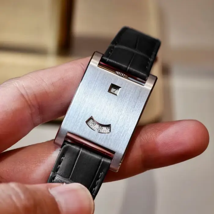 Montre carrée à quartz avec mouvement japonais, série Future, diamètre 32 mm, épaisseur 8 mm, boîtie
