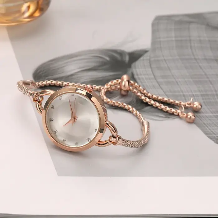 Montre à quartz avec bracelet en acier pour femme