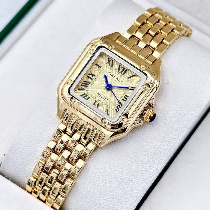 Nouvelles femmes montre lumière marque de luxe affaires or acier inoxydable dames mode montres à Qua