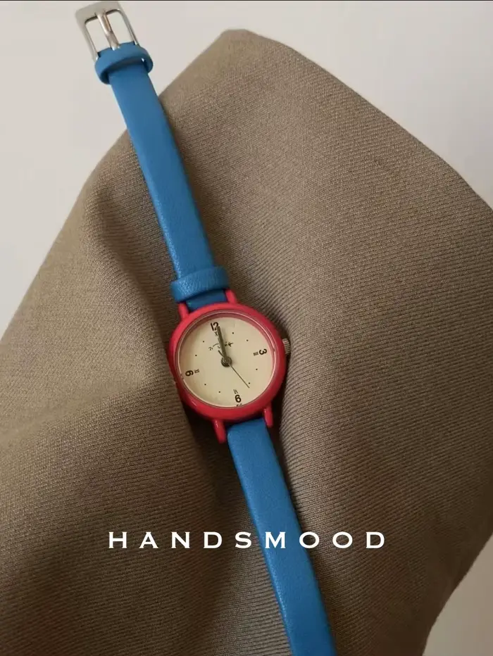 Montre de luxe pour femme de ton bleu