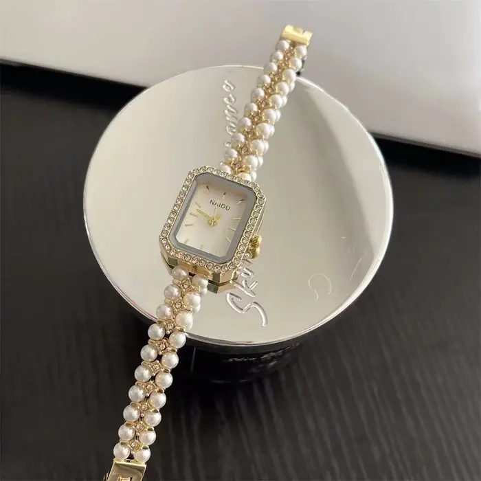 Montre-bracelet carrée pour femme, mouvement, mode rétro, petit cadran, vintage, coquillage, perles,