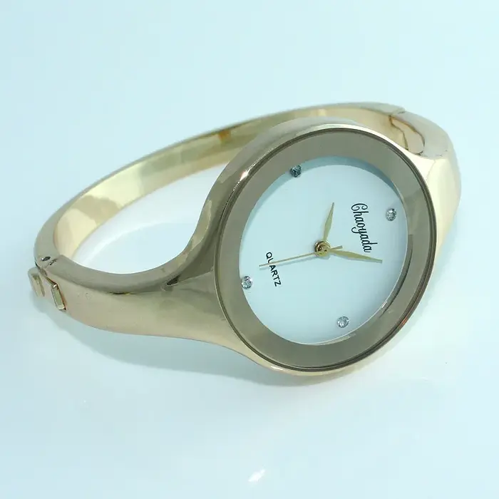 Femmes manchette montre mode décontracté rond dame femmes Bracelet filles montres or montre en acier