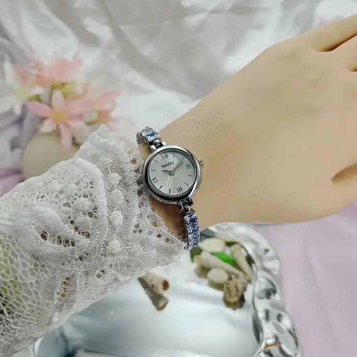 Nouvelle montre-bracelet incrustée de diamants pour femmes