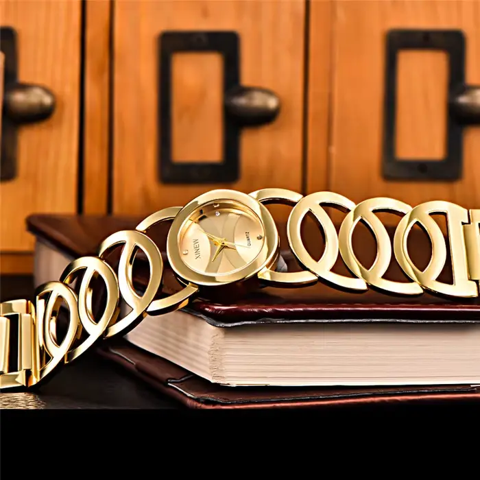 Femmes grande marque originale XINEW 6438 montres dames décontracté doré luxe Quartz Bracelets montre Relogios Feminino mode 2024