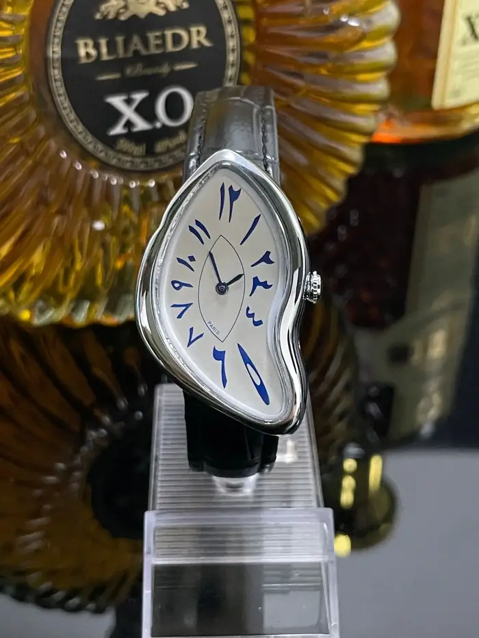 Montre de couple pour homme et femme, montre-bracelet à quartz en cuir noir, de luxe, au design original et tendance, nouvelle collection
