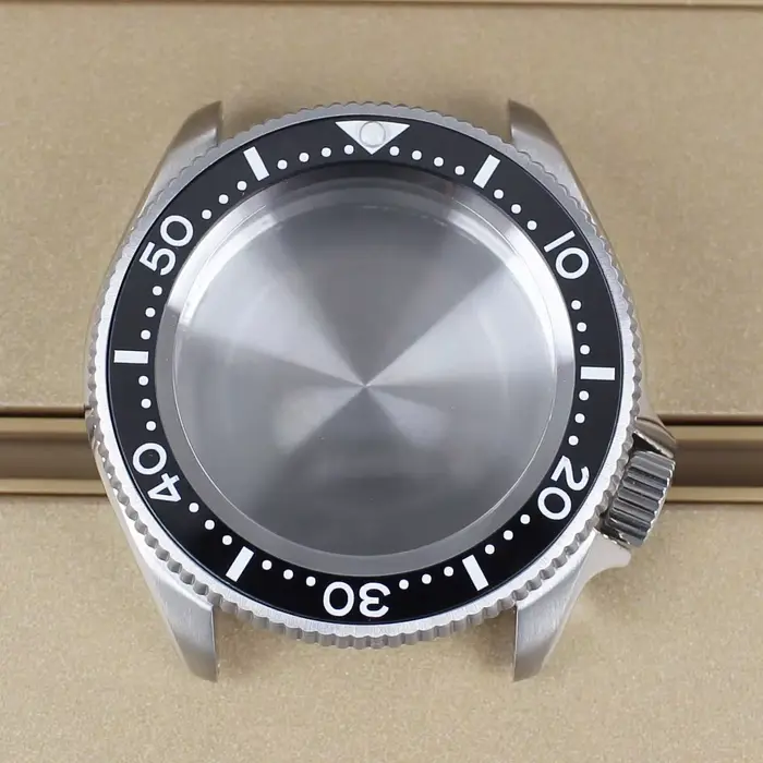 Boîtier de montre de luxe en or 38 mm, verre saphir, fond transparent pour mouvement Seiko NH34 NH35
