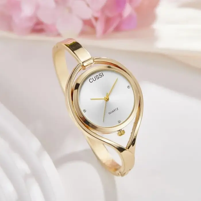 Montre-bracelet élégante pour femme, montre créative en acier inoxydable ajouré, montre à quartz simple, cadeau exquis