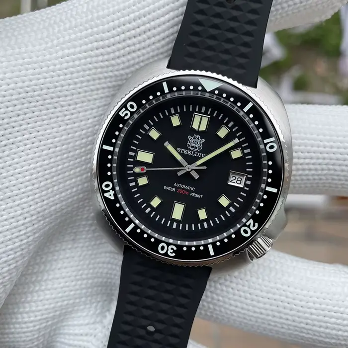 Montre de plongée automatique STEELDIVE SD1970