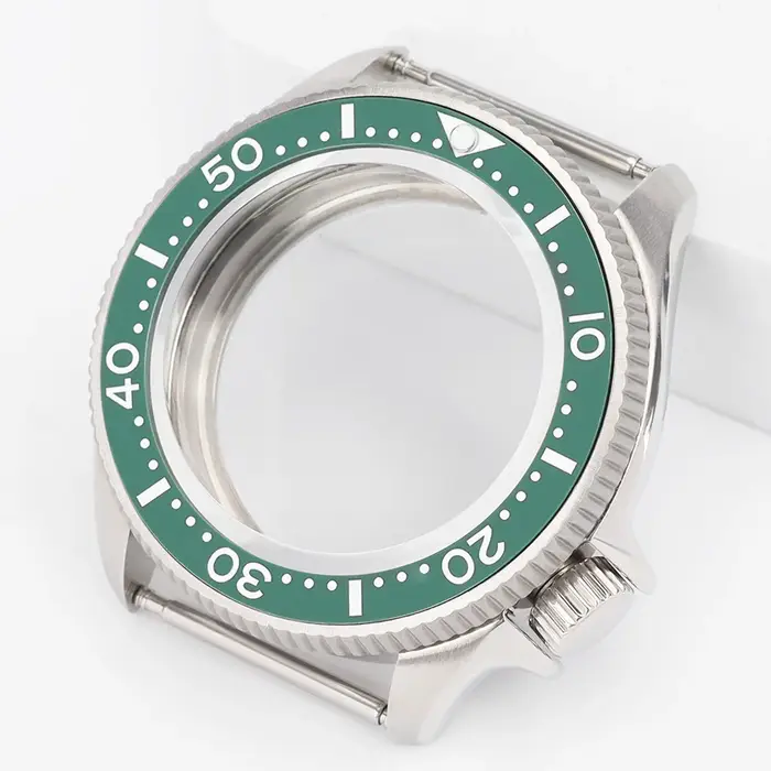 Boîtier de montre en acier SKX013 38 mm pour mouvements NH34 NH35 NH36 NH38