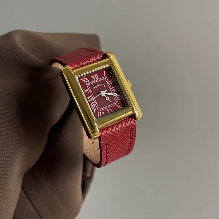 Montre élégante et précise pour femme