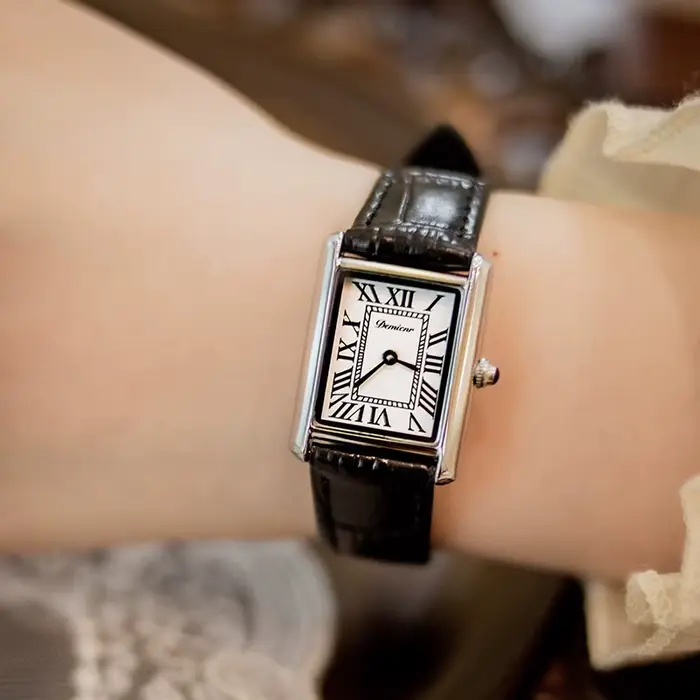 Nouveau bracelet en cuir vintage rectangulaire montre pour femme cadeau pratique pour les femmes