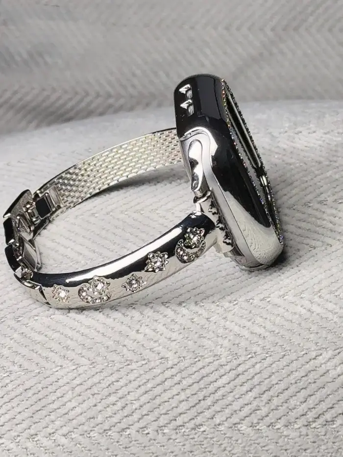 Bracelet en métal populaire pour Apple Watch Series 11/8/7/6/10 40mm 41mm 38mm 42mm 44mm 45mm 46mm